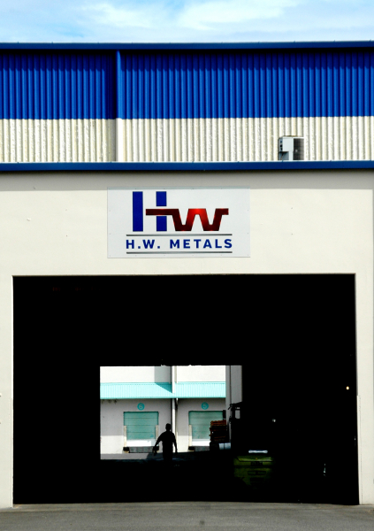 HW Shop employees in door