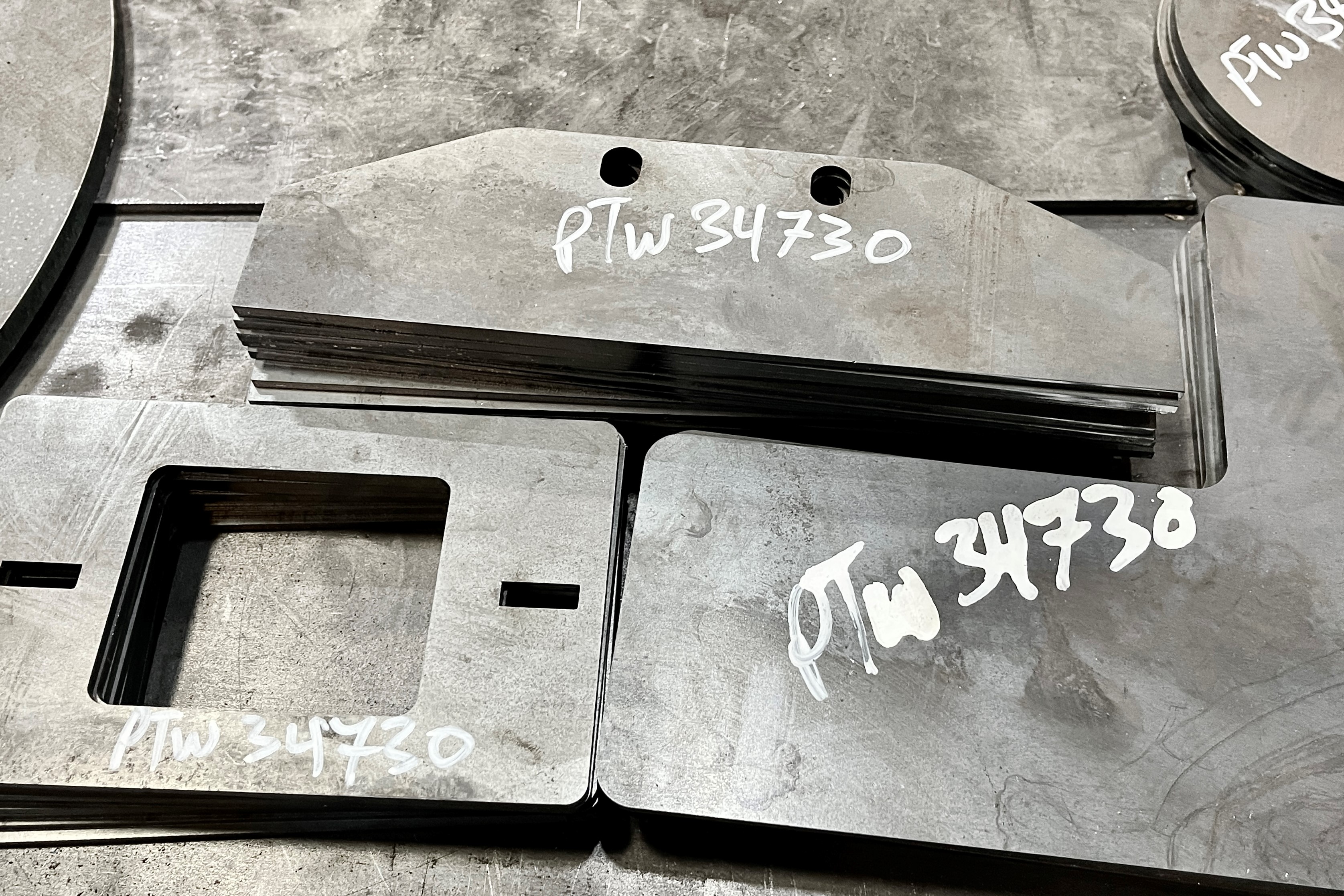 https://www.hwmetals.com/uploads/images/new-2022-10-10/17C-C32-laser-cut-parts-2525.jpg