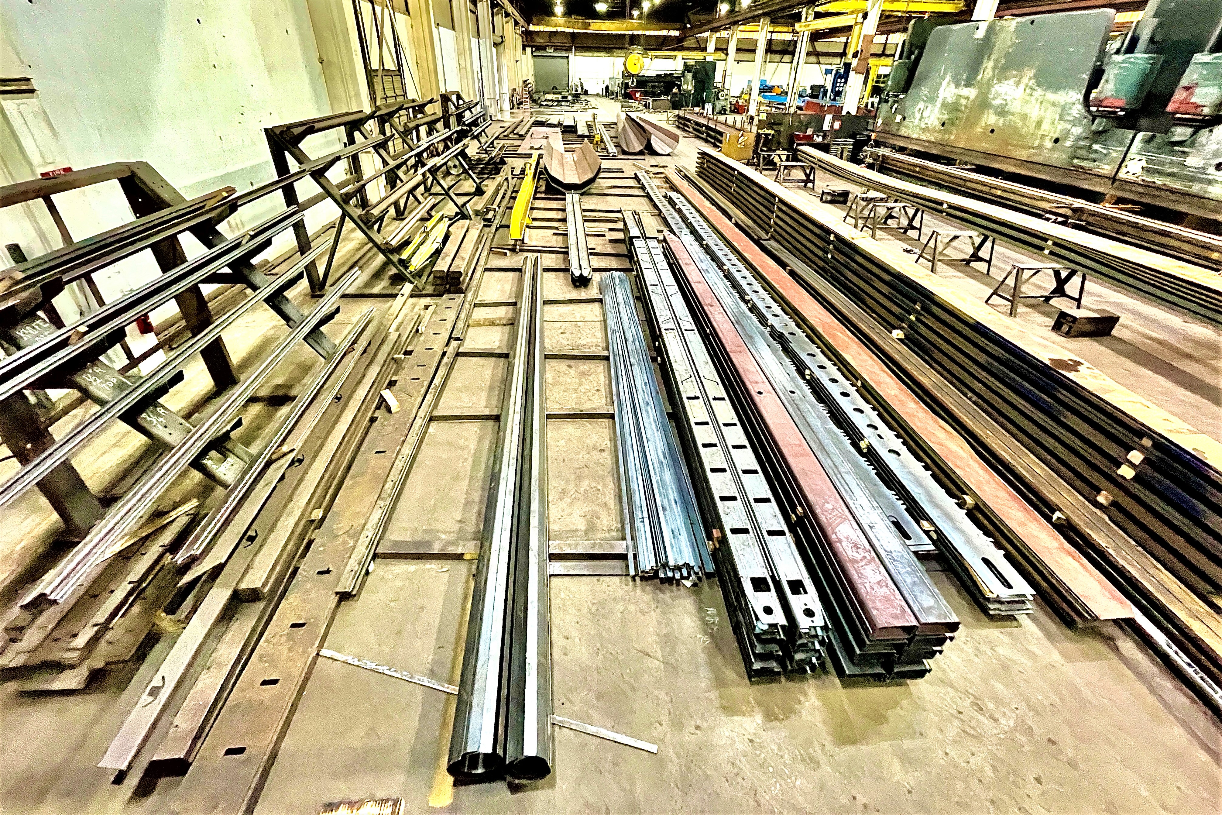 https://www.hwmetals.com/uploads/images/new-2022-10-10/25C-C32-long-press-brake-forming-9309.jpg